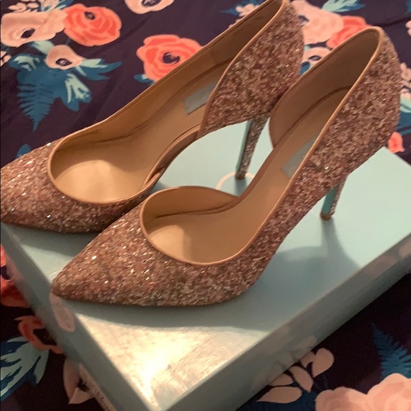 Fabulous shoes - Picture 3 of 4